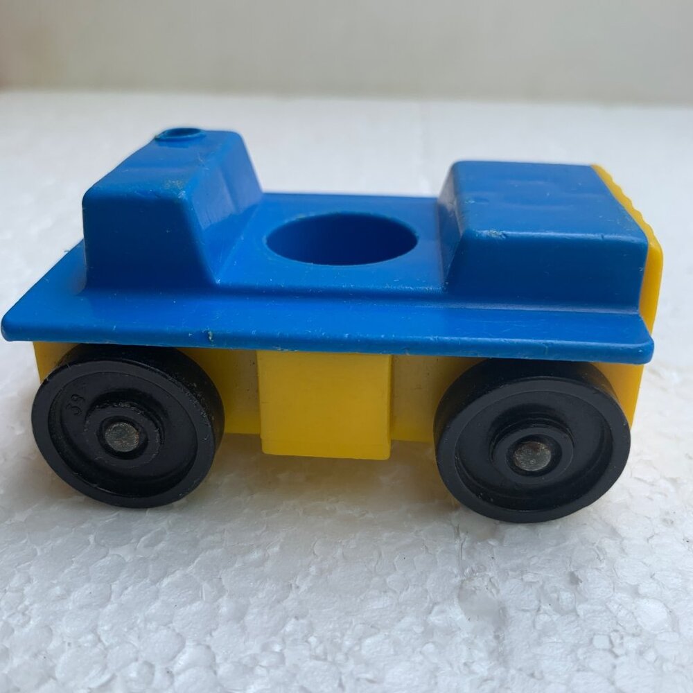 Tram Truck, Fisher Price Little People Play Family Jetport Playset 1980s - Picture 3 of 7